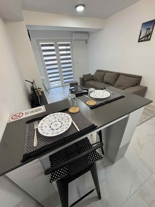 СЕ ПРОДАВААТ ДВА КОМПЛЕТНО ОПРЕМЕНИ СТАНА – ЕДЕН ДО ДРУГ! 