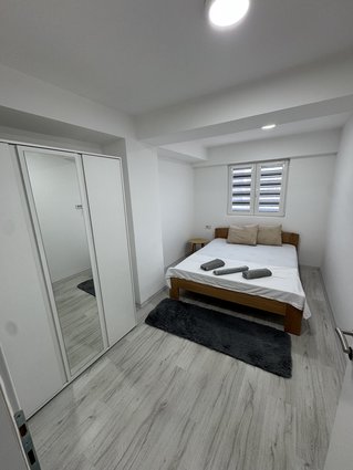 СЕ ПРОДАВААТ ДВА КОМПЛЕТНО ОПРЕМЕНИ СТАНА – ЕДЕН ДО ДРУГ! 