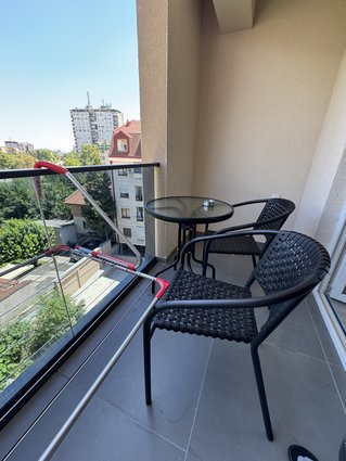 СЕ ПРОДАВААТ ДВА КОМПЛЕТНО ОПРЕМЕНИ СТАНА – ЕДЕН ДО ДРУГ! 