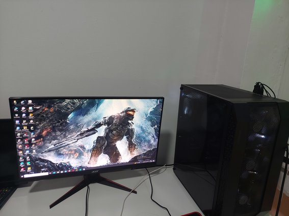 se prodava kompjuter i monitor