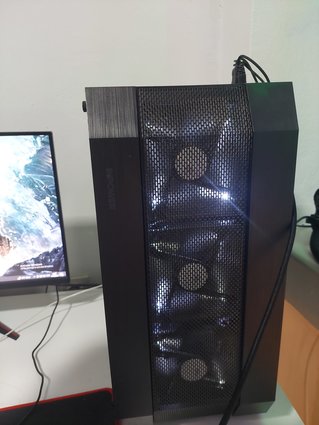 se prodava kompjuter i monitor