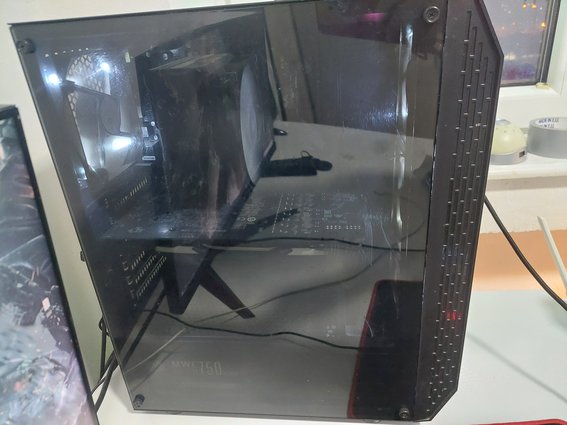 se prodava kompjuter i monitor