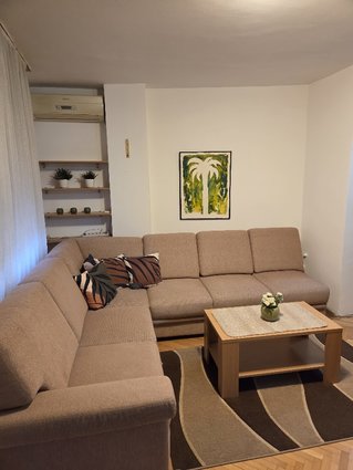 Se izdava garsonjera