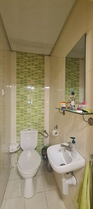 СЕ ПРОДАВА ДЕЛОВЕН ПРОСТОР НА ТРИ КАТА ВО ТЦ ЛЕПТОКАРИЈА, СКОПЈЕ