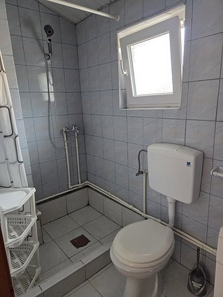 SE IZDAVA GARSONIERA VO KOZLE