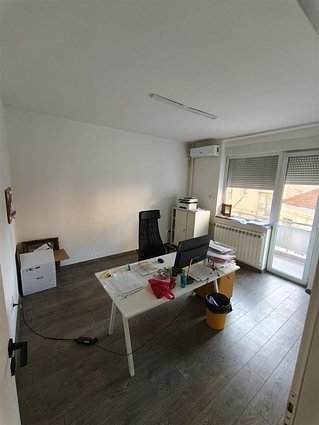 KOD.2024 SE IZDAVA stan(deloven prostor) Debar Malo