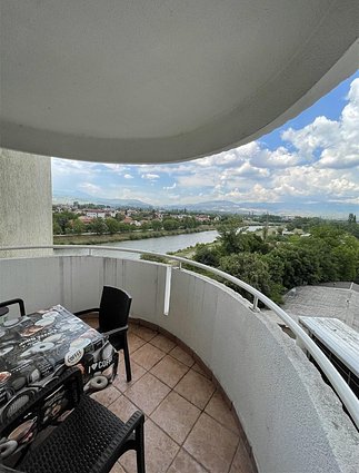 КОД.2027 СЕ ИЗДАВА двособен наместен стан во Карпош 4