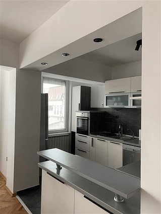 КОД.2028 СЕ ПРОДАВА трособен стан карши Веро -Тафталиџе-Козле