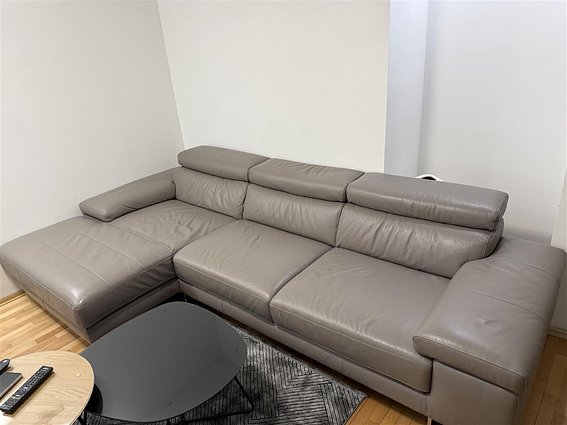 Се продава нова Natuzzi Edition кожна аголна гарнитура 