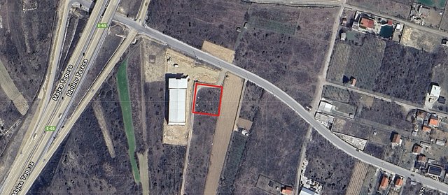 Се продава плац во Стопански двор