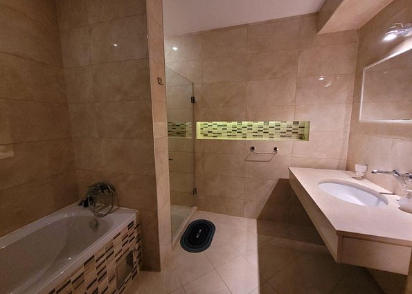 KOD.2078 IZDAVAME LUX vo kompleks Panoramika-Vodno