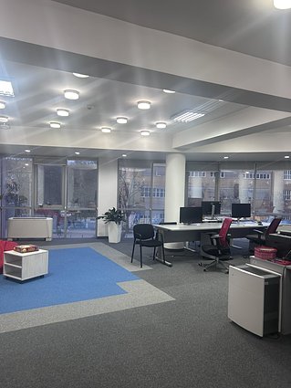 SE IZDAVA DELOVEN PROSTOR 166 M2