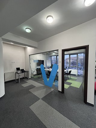 SE IZDAVA DELOVEN PROSTOR 166 M2