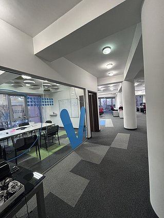 SE IZDAVA DELOVEN PROSTOR 166 M2