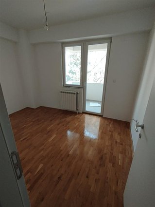 Kod.2089 SE PRODAVA stan vo nova zgrada pozadi TOMI tobako Kisela Voda