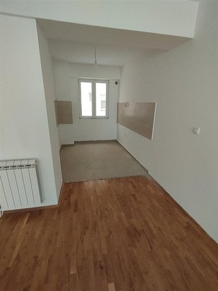 Kod.2089 SE PRODAVA stan vo nova zgrada pozadi TOMI tobako Kisela Voda