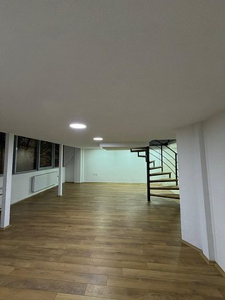 Издавам Деловен Простор 114м² – Office,  Центар,Скопје