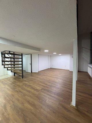 Издавам Деловен Простор 114м² – Office,  Центар,Скопје