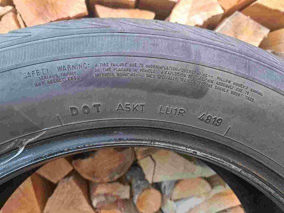 Prodavam 2 letni gumi 215/60 R17