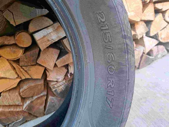 Prodavam 2 letni gumi 215/60 R17